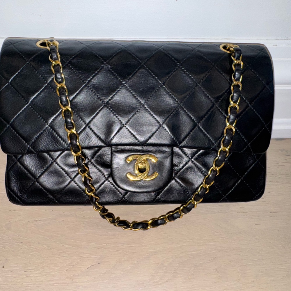 Chanel Classic Black Leather Shoulder Bag 90's Authentic Vintage
